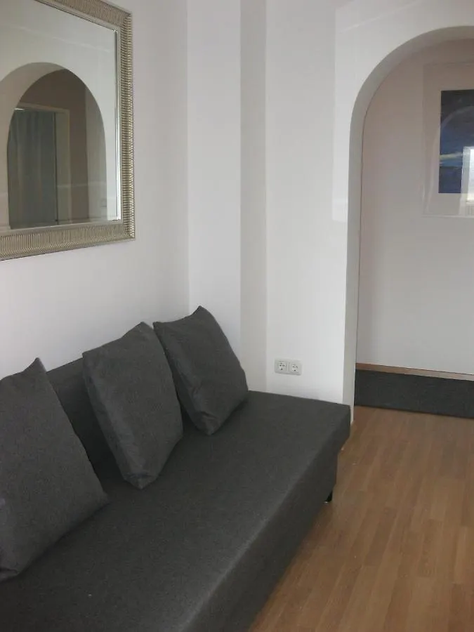 Schöne Wohnungen am Bahnhof in Dachau - 20 Min bis München Zentrum Apartment