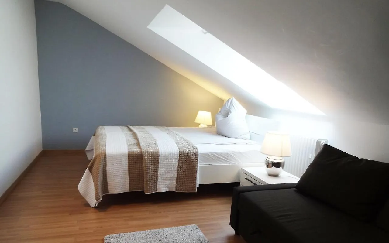 Schöne Wohnungen am Bahnhof in Dachau - 20 Min bis München Zentrum Apartment